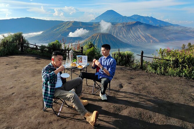 1 Day - Bromo Sunrise Romantic Breakfast // 00.30 - 13.00 - 6:30 a.m. to 8 a.m.: Love Hill and Widodaren Valley