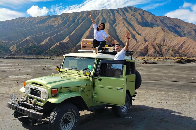1 Day - Bromo Sunrise Romantic Breakfast // 00.30 - 13.00 - 9:30 a.m. to 10:30 a.m.: black sand and savannah