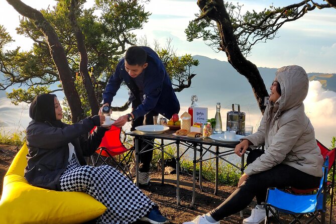 1 Day - Bromo Sunrise Romantic Breakfast // 00.30 - 13.00 - The return to Malang and the real cost