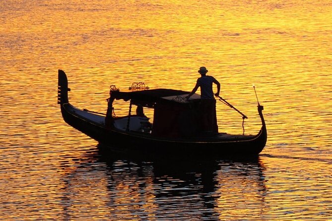 1 Hour Private Romantic Gondola Cruises in Banksia Beach - Glasshouse Mountains from the water