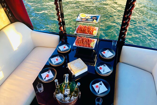 1 Hour Private Romantic Gondola Cruises in Banksia Beach - Planning your timing and weather