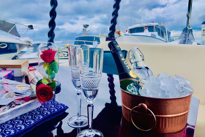 1 Hour Private Romantic Gondola Cruises in Banksia Beach - What the one-hour route feels like