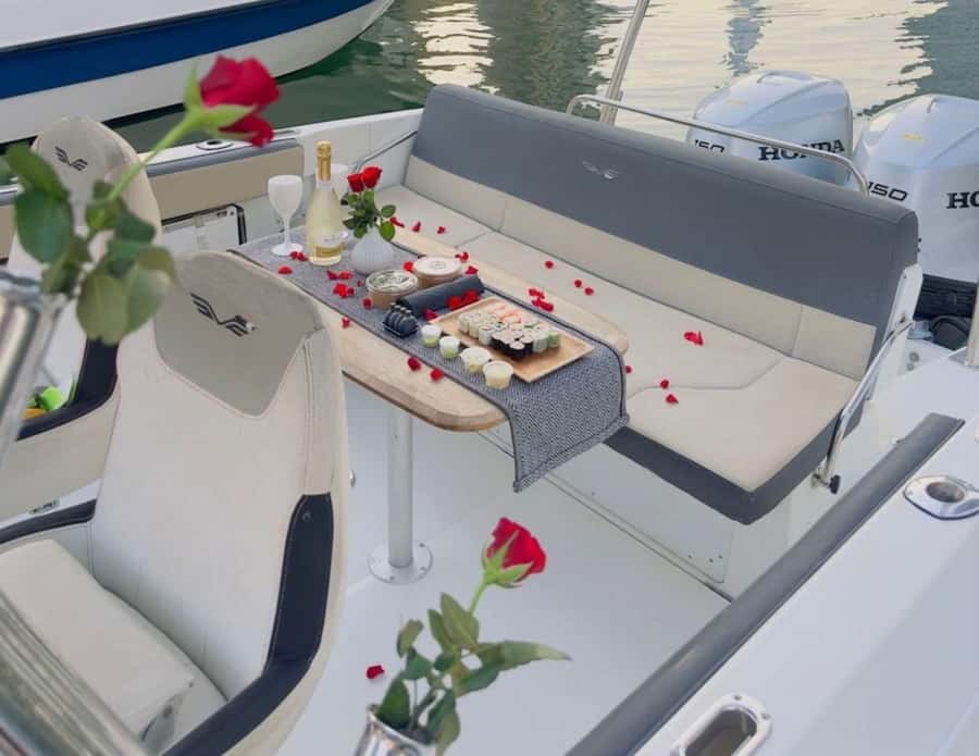 2-Hrs Private Romantic Sunset Cruise with Sushi and Drinks - Key points at a glance