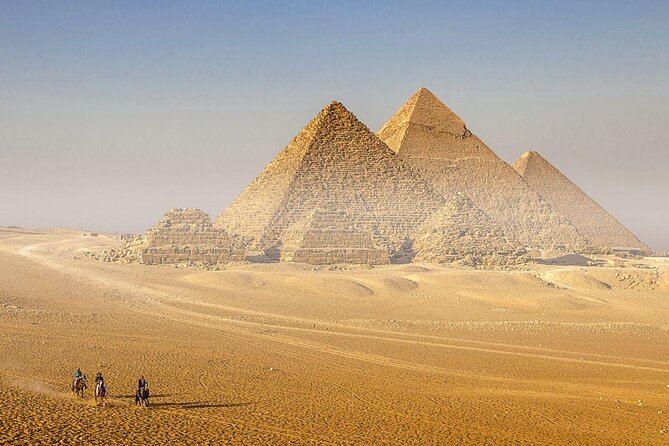 4-Hours Private Dinner at Great Pyramid Inn With Pyramids View - Key points to know before booking