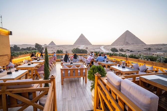 4-Hours Private Dinner at Great Pyramid Inn With Pyramids View - Best for couples, families, and first Cairo visits