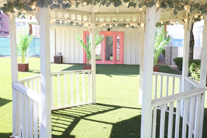 77 Sign & Go Wedding at Hawaiian Wedding Chapel - Who will appreciate this format
