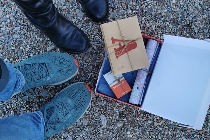A box for a romantic walk in the city center of Vienna - Franziskanerplatz and a touch of film history