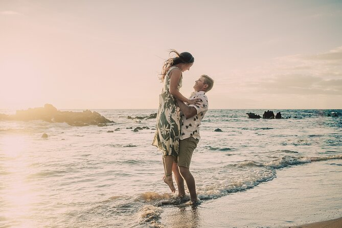 A Romantic Photoshoot for 2 in Maui - Your clothing can make the photographs stronger