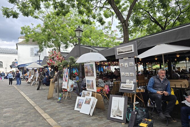 A Tapestry of Art and Romance in Montmartre - La Maison Rose and the picturesque side of Montmartre