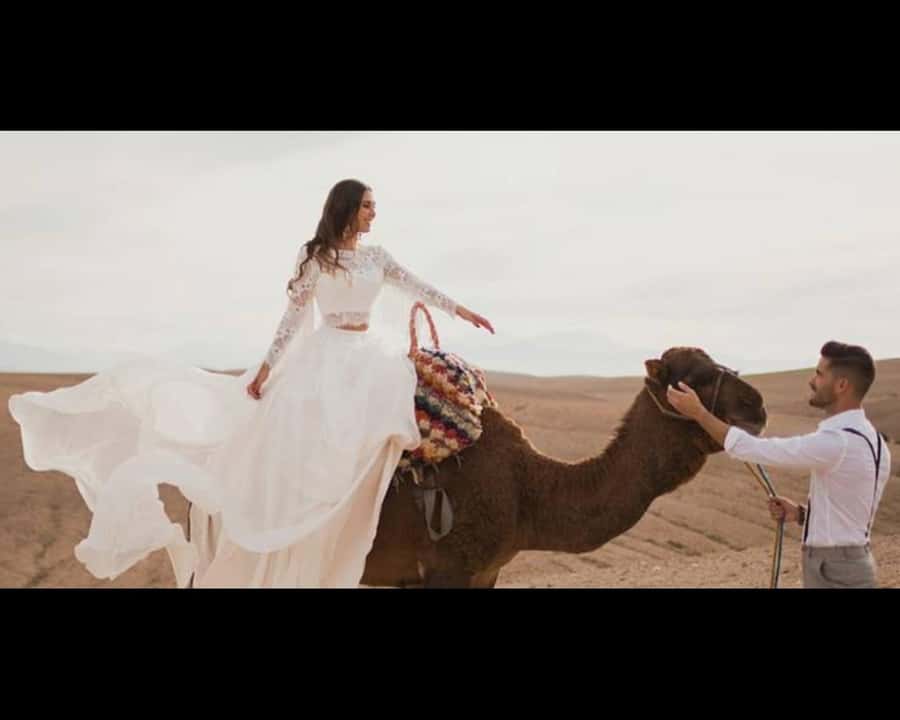 Agafay Desert Moroccan Luxury Wedding Ritual-Full Experience - Guides, languages, and practical planning