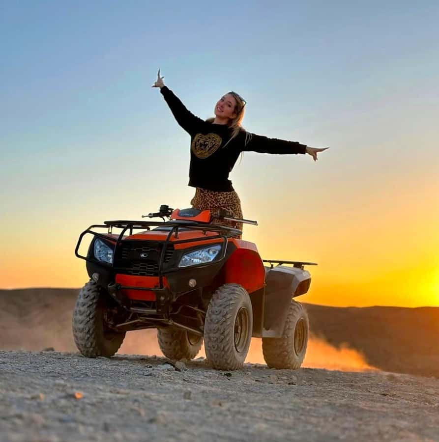 Agafay tour Quade Bike, Sunset and Romantic Dinner Show - Sunset above the stone desert