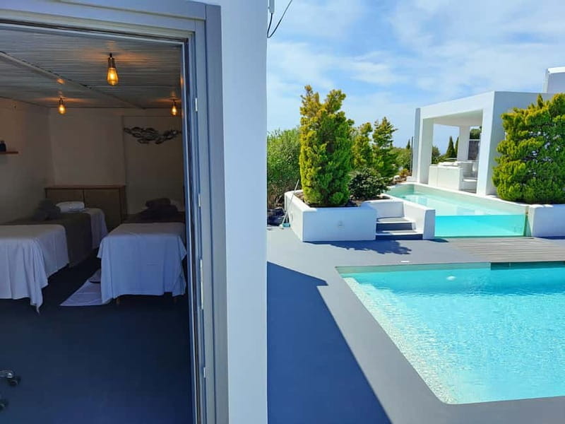Akrotiri: Aromatherapy Couples Massage - The value of sharing one room