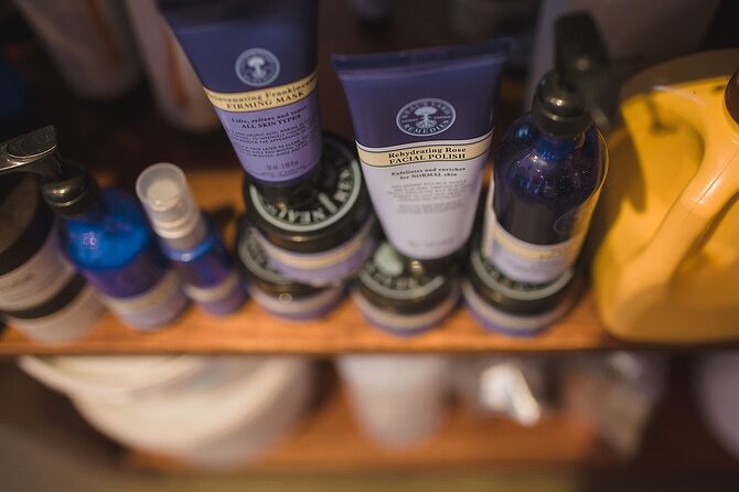 Akrotiri: Couples' Aromatherapy Massage - The therapist arrangement and added cost