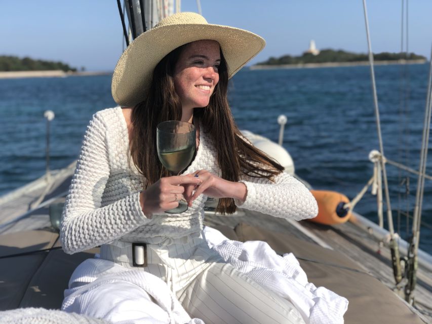 Alcudia: Romantic Sailing Trip with Diner for 2 - Sailing home as the sun goes down