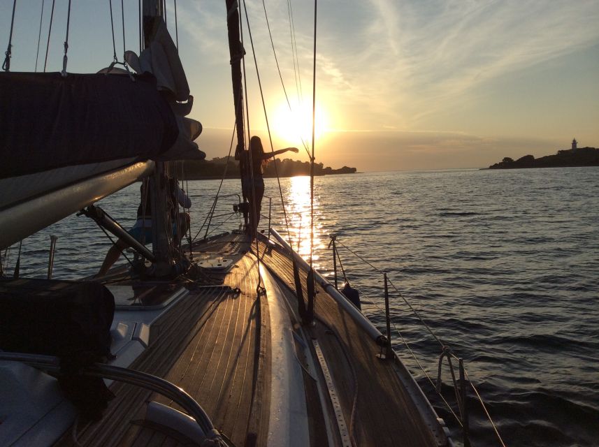 Alcudia: Romantic Sailing Trip with Diner for 2 - What the $1,001 price really covers