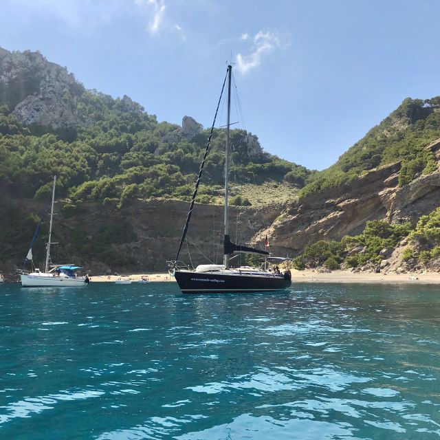 Alcudia: Romantic Sailing Trip with Diner for 2 - What to bring and what to expect onboard