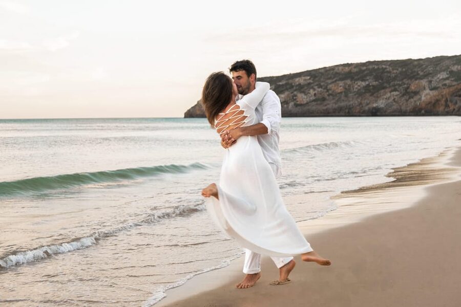 Algarve: 1 hour Couple & Family Photoshoot - A relaxed photo session instead of a rushed snapshot