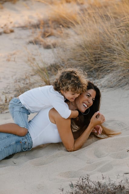 Algarve: 1 hour Couple & Family Photoshoot - Choosing the right Algarve setting