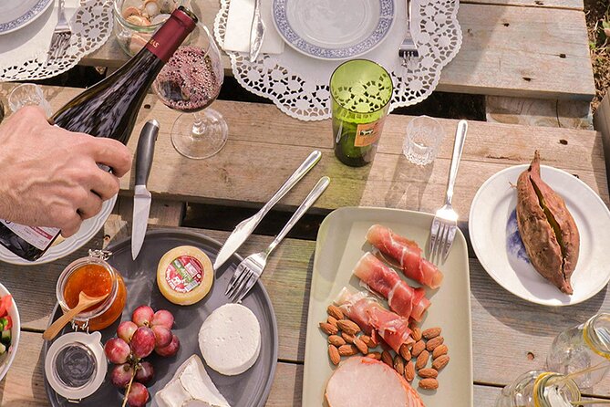 Algarve Romantic Vineyard Picnic in Carvoeiro - What happens at the vineyard