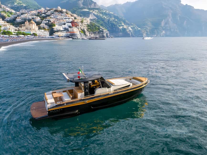 Amalfi Coast: Romantic Sunset Cruise with Music & Cocktails - The view from sea level
