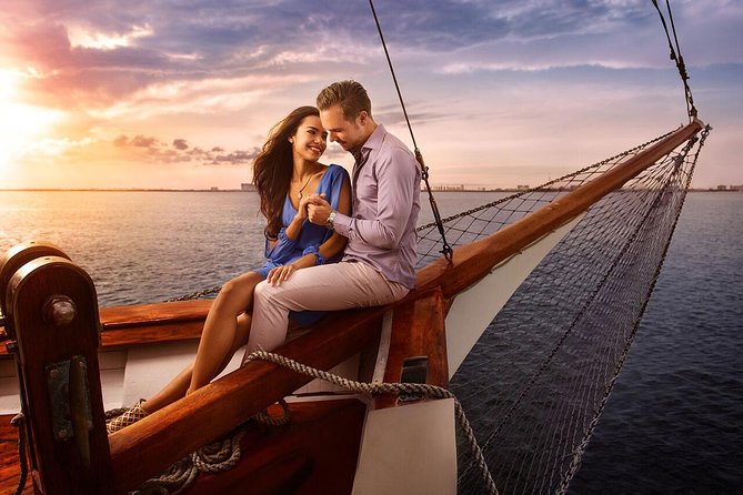 Amazing Romantic Dinner on a Spanish Galeon with Saxophone Music - What the 2.5-hour evening feels like