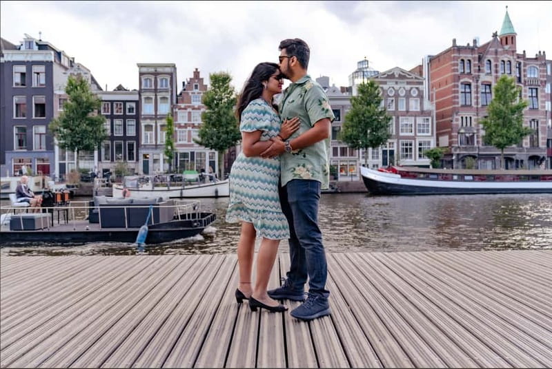 Amsterdam Canals Photoshoot: Private Solo, Family or Couples - Solo portraits, friends, and family pictures