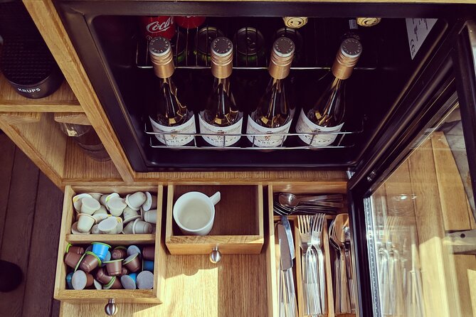 Amsterdam Private Dinner Cruise incl Drinks & 2-course Dinner 2hr - A quiet dinner on Amsterdam’s canals
