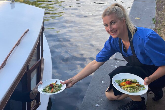 Amsterdam Private Dinner Cruise incl Drinks & 2-course Dinner 2hr - Who will enjoy this cruise most?
