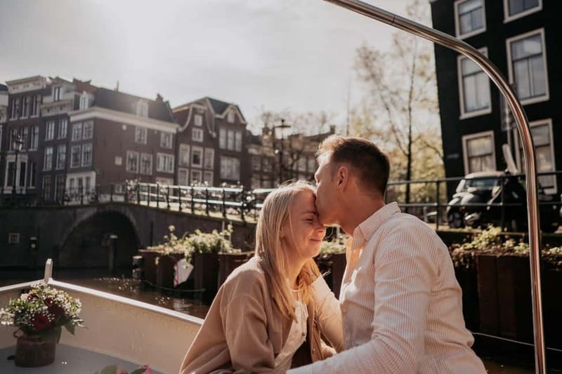 Amsterdam: Private Romantic Canal Cruise w. Prosecco/Snacks - Key points to know before booking