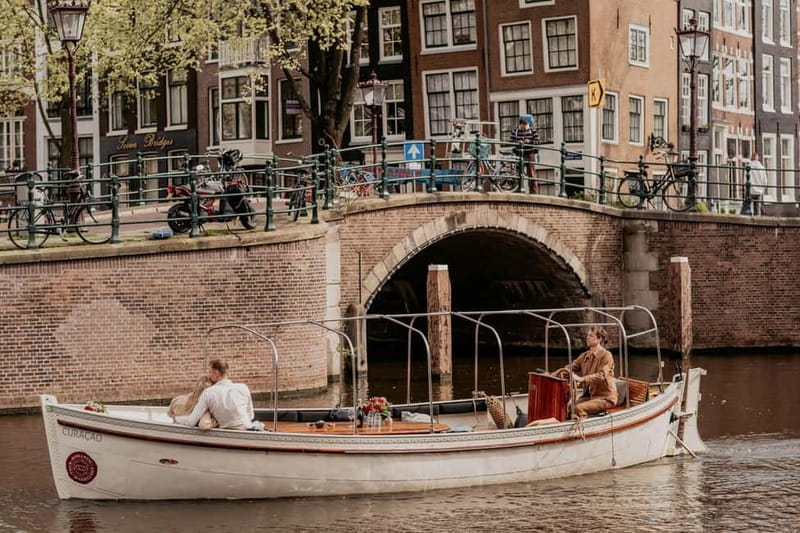Amsterdam: Private Romantic Canal Cruise w. Prosecco/Snacks - Keizersgracht and the smaller waterways