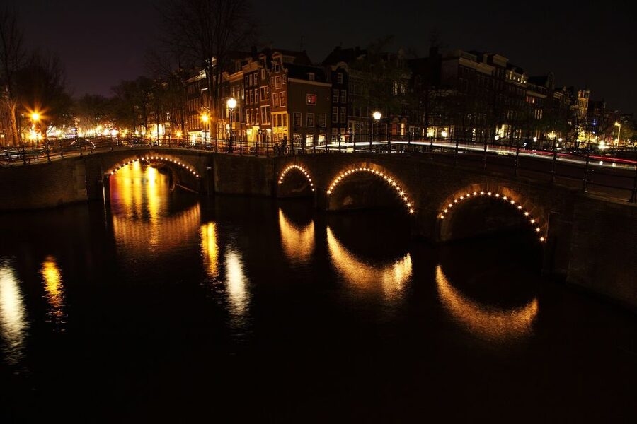 Amsterdam: Private Romantic Evening Boat Tour with Prosecco - Herengracht and the return to Keizersgracht