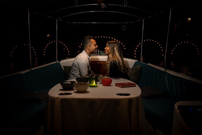 Amsterdam: Private Romantic Evening Canal Cruise + Bubbles/Snacks - What the private format adds