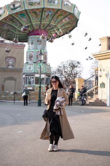 Anniversary & Destination Wedding Photo-shoot in Vienna - A Romantic Walk Instead of a Formal Studio Session