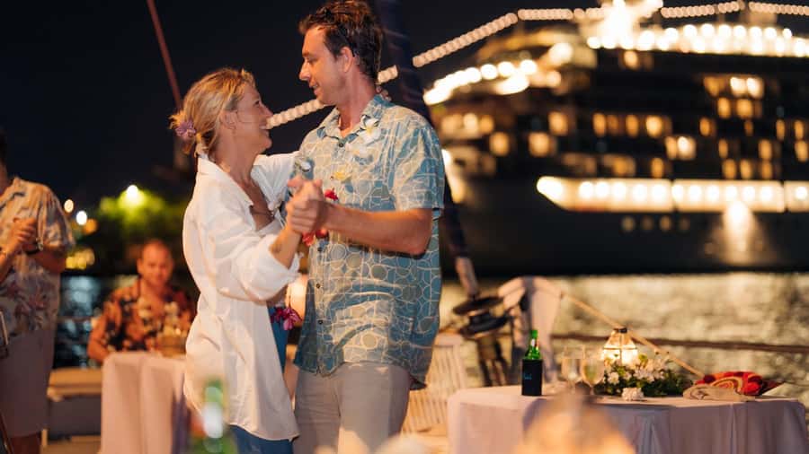 Bali/Benoa: 5-Course Romantic Evening Cruise With Live Music - Live acoustic music, not a loud party