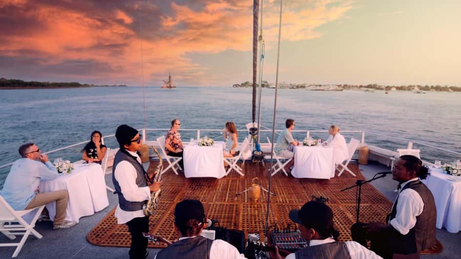 Bali/Benoa: 5-Course Romantic Evening Cruise With Live Music - Who should book this cruise?