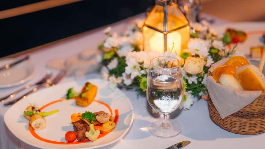 Bali/Benoa: 5-Course Romantic Evening Cruise With Live Music - Booking details that matter