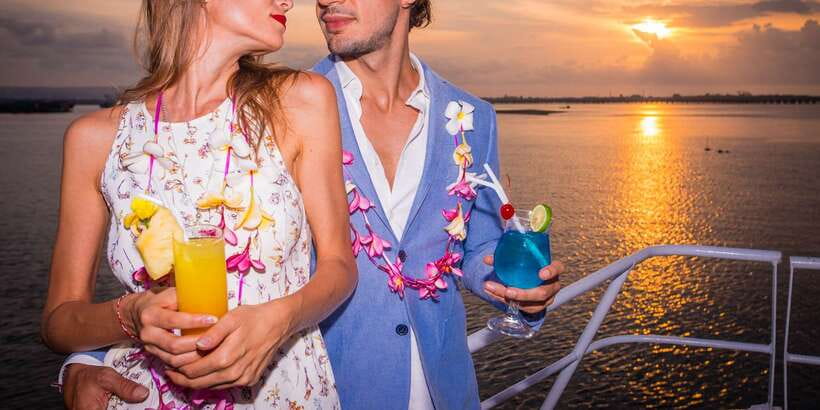 Bali/Benoa: Sunset Dinner Cruise with Show and Live Music - Key points to know before sailing