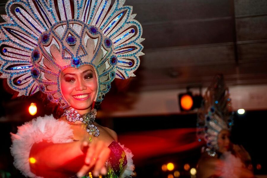 Bali/Benoa: Sunset Dinner Cruise with Show and Live Music - Who will enjoy this three-hour evening