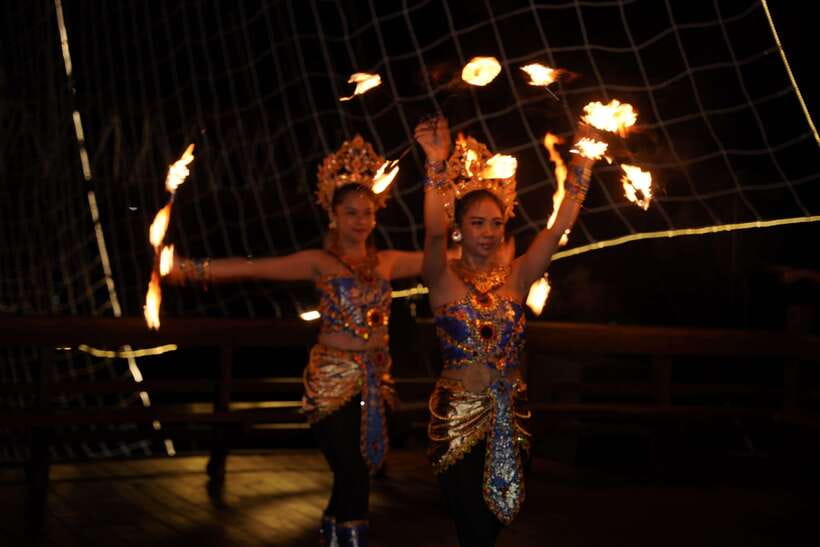 Bali Phinisi Cruise: Sunset Dinner with Live Music & Buffet - How much value does $60 provide?