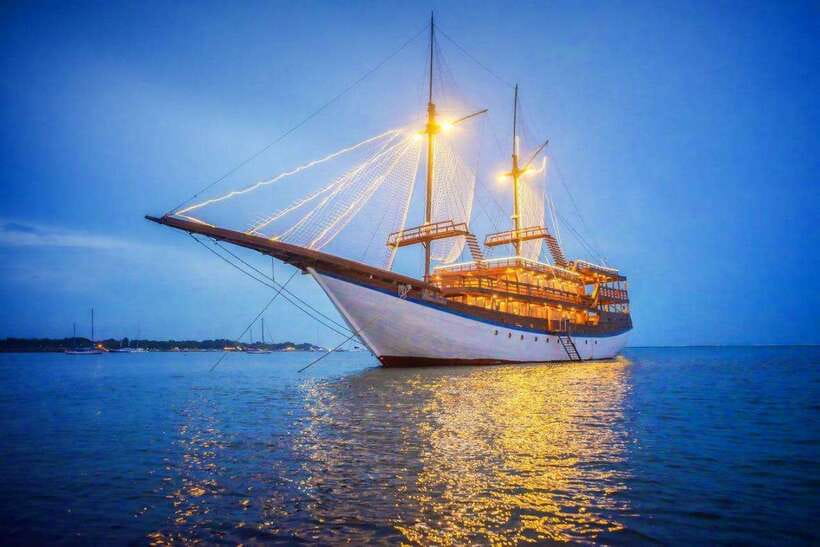 Bali Phinisi Cruise: Sunset Dinner with Live Music & Buffet - Starting at Benoa Harbor