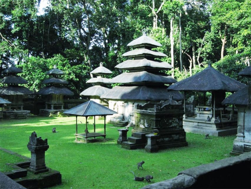 Bali : Tanah Lot Temple Tour with Sunset Dinner - Dinner near Tanah Lot