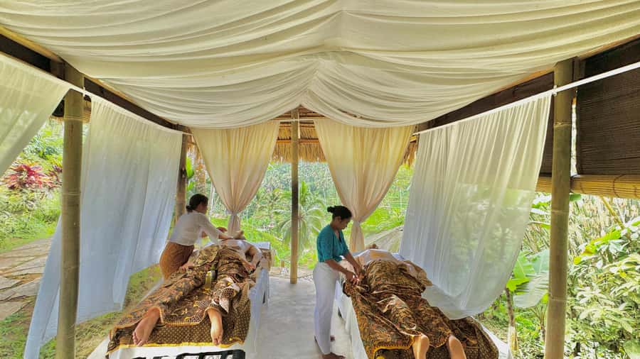 Bali:Traditional Wedding Photoshoot with the Rice Field View - Is $61 good value?