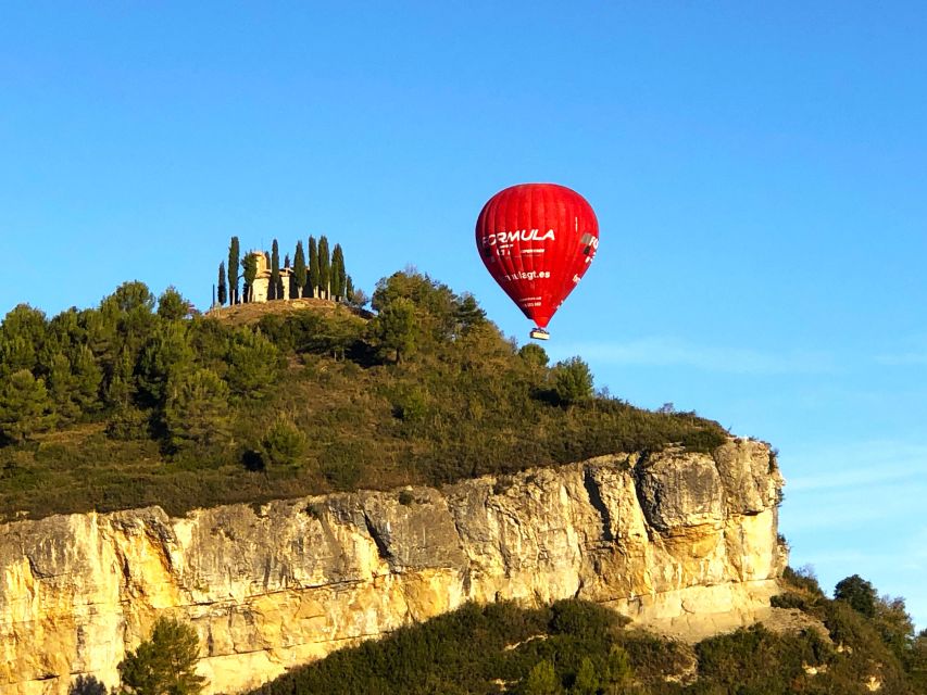 Barcelona: Private Romantic Balloon Flight - Watching the balloon come alive