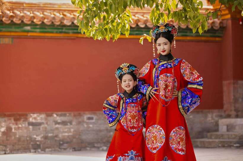 Beijing: Hanfu Experience & Photo Shoot – Family & Couples - A Beijing photo session with a historical costume twist