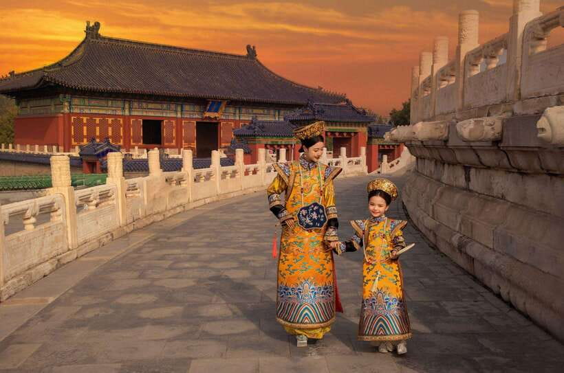 Beijing: Hanfu Experience & Photo Shoot – Family & Couples - The guide’s role and the meeting point