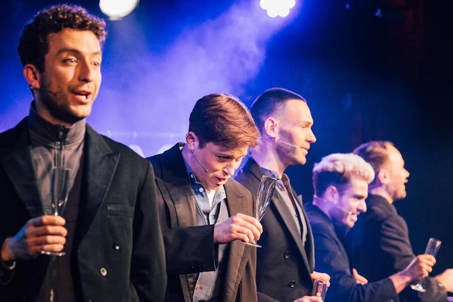 Berlin: BKA Theater "Operetta for two gay tenors" - Tobi, Jan, and the country idyll