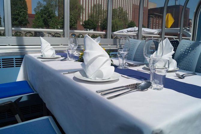 Berlin Capital 4-Course Sunset Dinner Cruise Including Drinks - A sunset dinner on the Spree, not a sightseeing bus on water