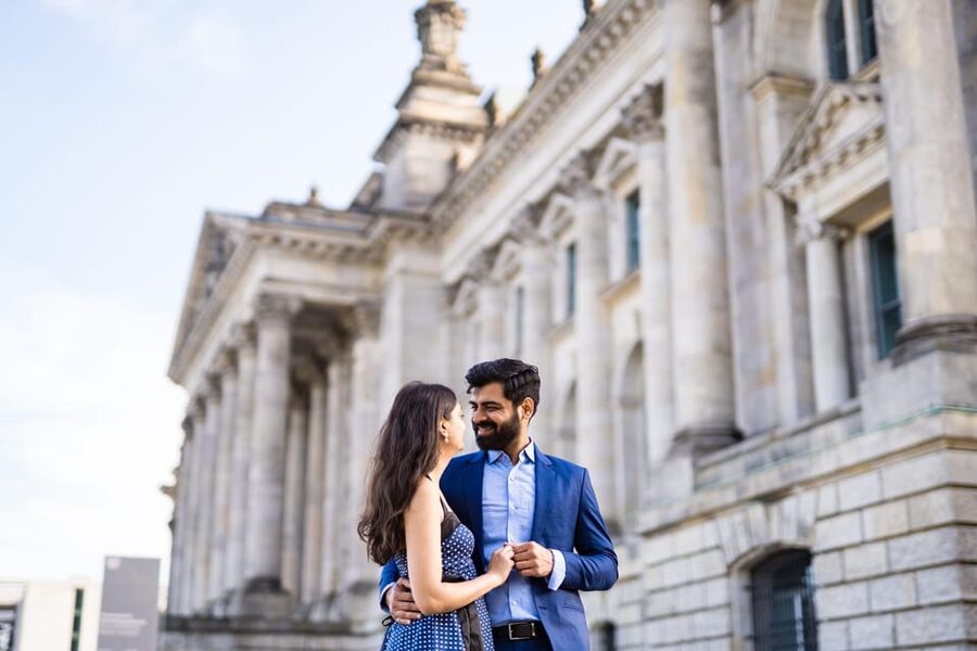 Berlin Love Story: Surprise Proposal Photography Session - The secret planning before you meet