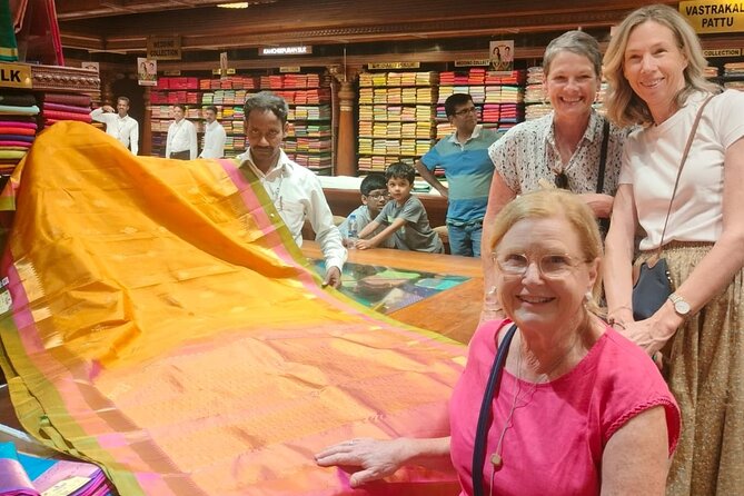 Big Fat Indian Wedding, shopping & bazaar walking tour in Chennai - Panagal Park and the flower market