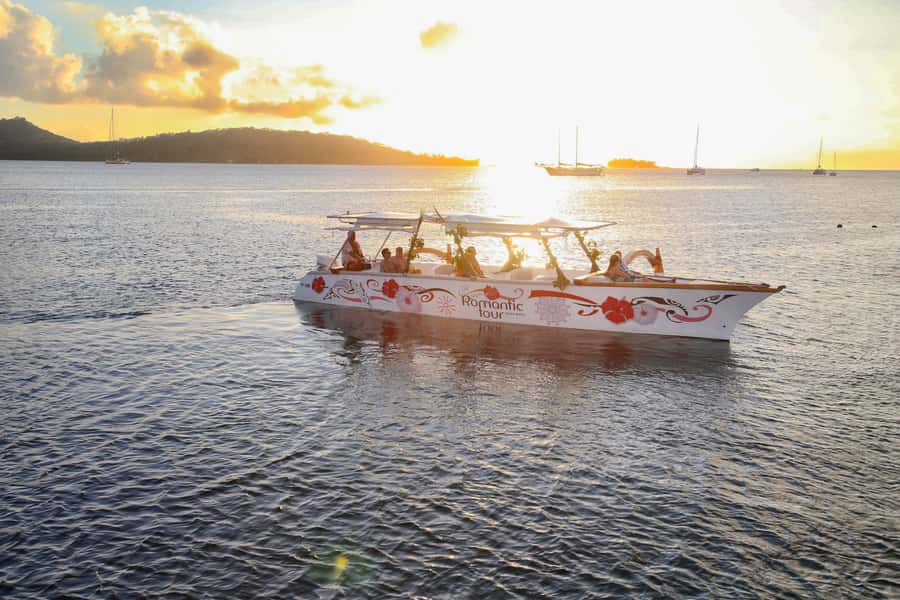 Bora Bora: Combo Sunset Cruise & Romantic Dinner at St James - Leaving shore in a Polynesian outrigger canoe